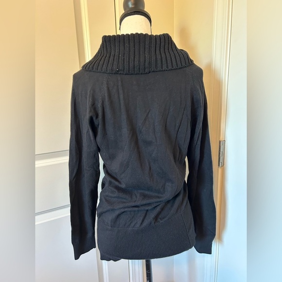 Black fold over crossover woven gold embellishment sweater - Picture 3 of 5